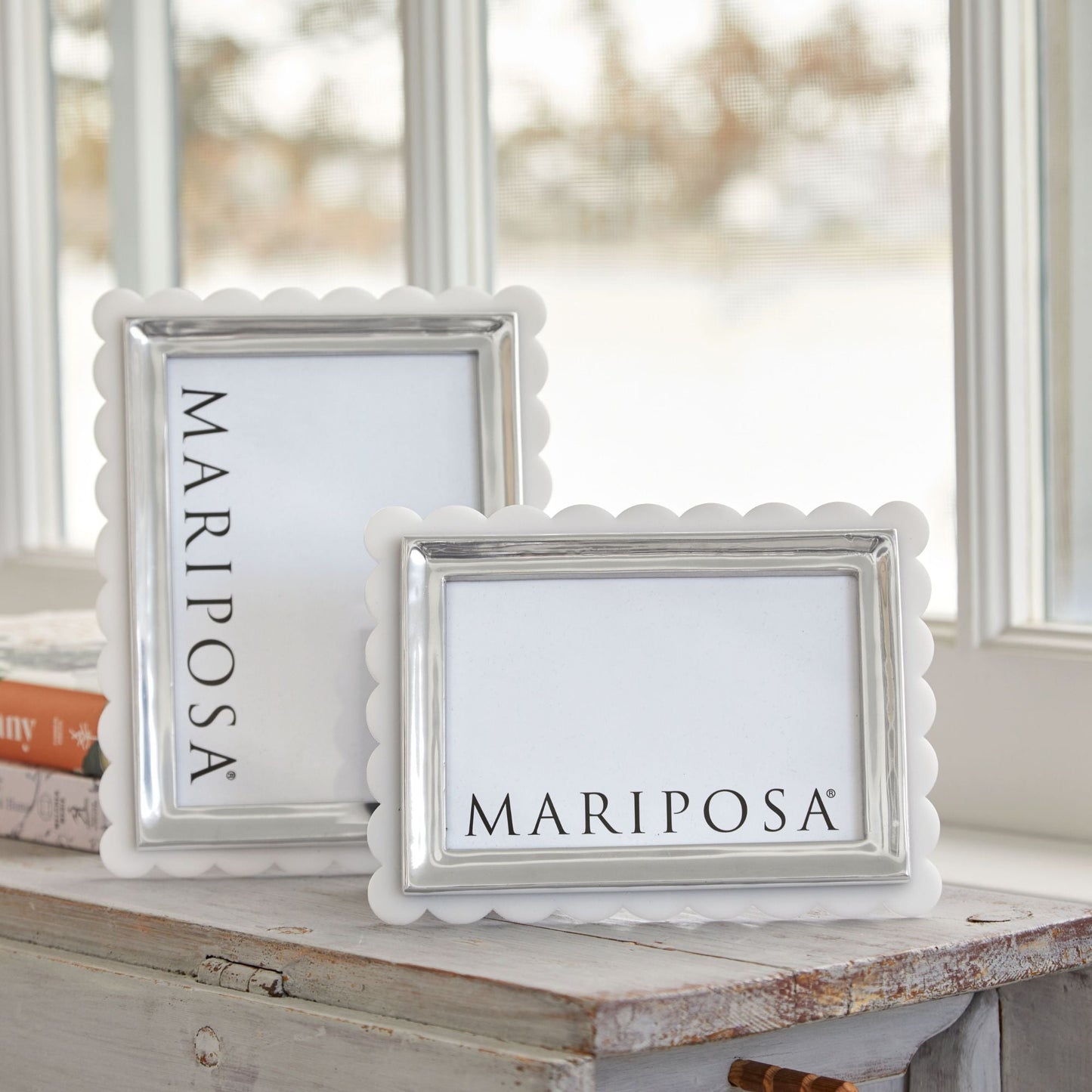 White Acrylic Scallop 4x6 Frame